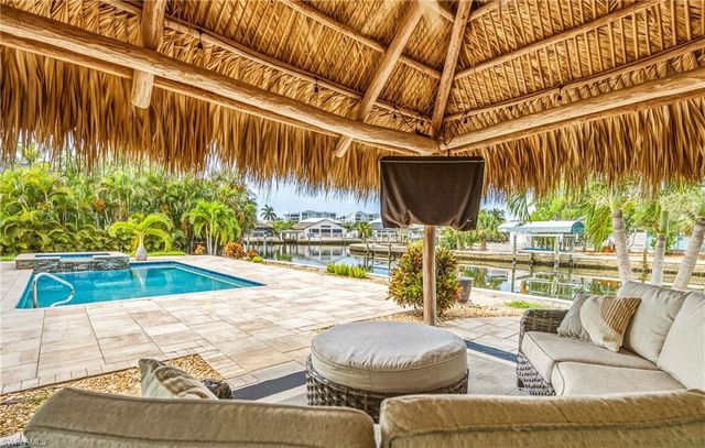16 Sunview BLVD, Fort Myers Beach, FL 33931
