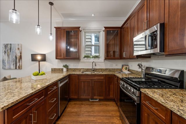1525 N Wood Street 2, Chicago, IL 60622