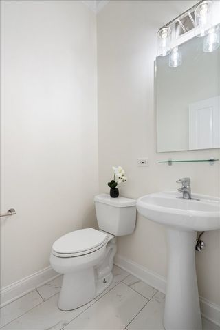 1525 N Wood Street 2, Chicago, IL 60622