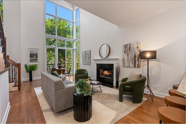 1525 N Wood Street 2, Chicago, IL 60622