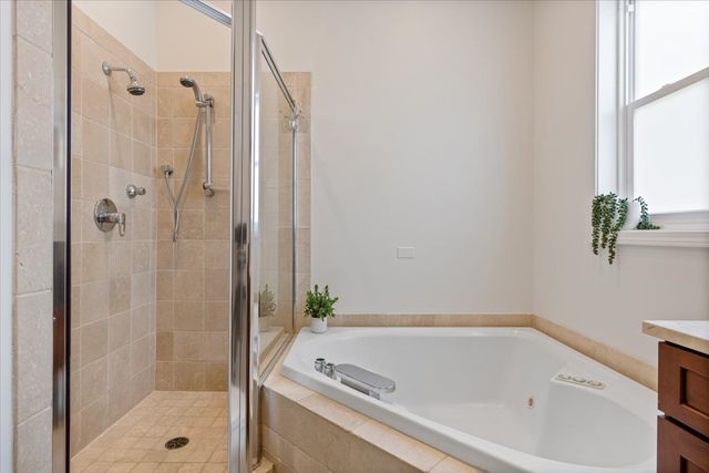 1525 N Wood Street 2, Chicago, IL 60622