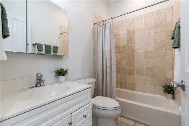 1525 N Wood Street 2, Chicago, IL 60622