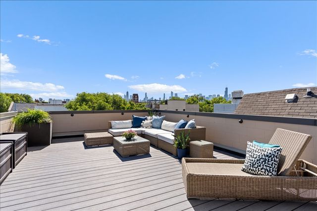 1525 N Wood Street 2, Chicago, IL 60622