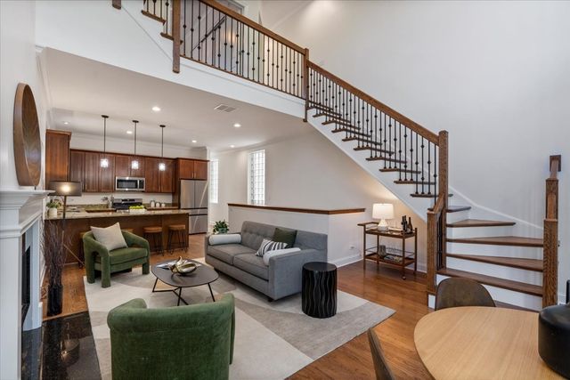 1525 N Wood Street 2, Chicago, IL 60622