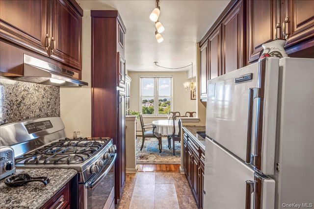 151-05 Cross Island Parkway 6C, Whitestone, NY 11357