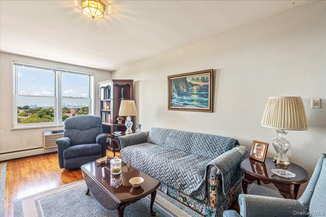 151-05 Cross Island Parkway 6C, Whitestone, NY 11357