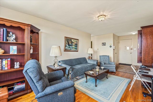 151-05 Cross Island Parkway 6C, Whitestone, NY 11357