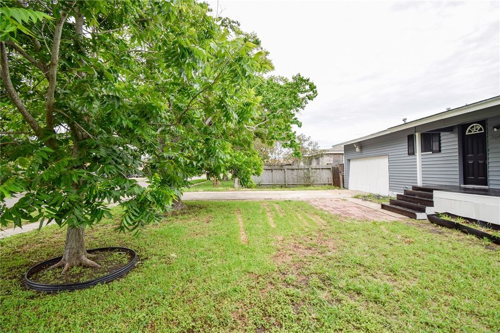3616 Mulberry St, Corpus Christi, TX 78411 — photo 2
