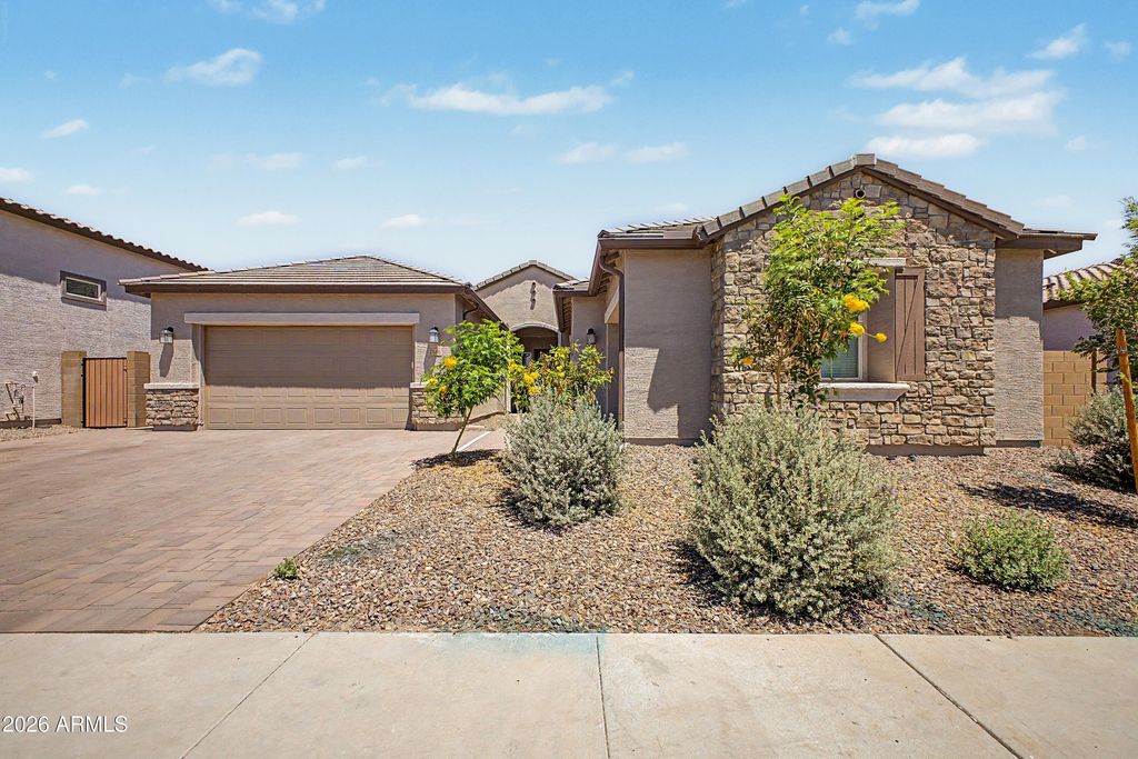 7646 W DESERT SPOON Drive, Peoria, AZ 85383
