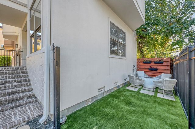 1328 W 23rd Street A, Houston, TX 77008