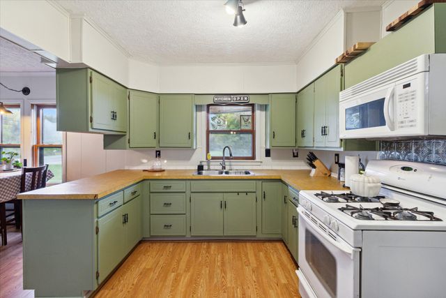 4154 W Carpenter Road, Genesee Twp, MI 48504