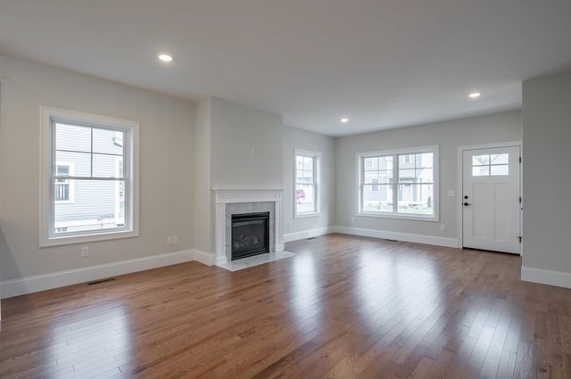 38 Wilderness Drive, Nashua, NH 03062