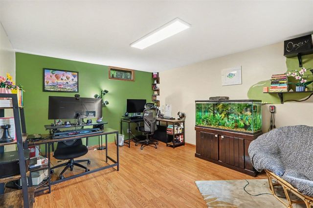 28284 62nd Avenue, Lawton, MI 49065