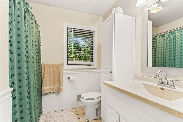 28284 62nd Avenue, Lawton, MI 49065