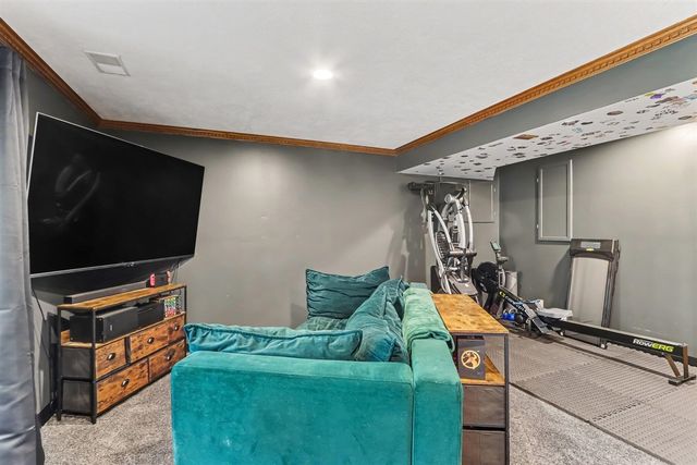 28284 62nd Avenue, Lawton, MI 49065