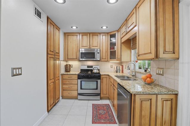 182 LAKESIDE DRIVE, Sanford, FL 32773