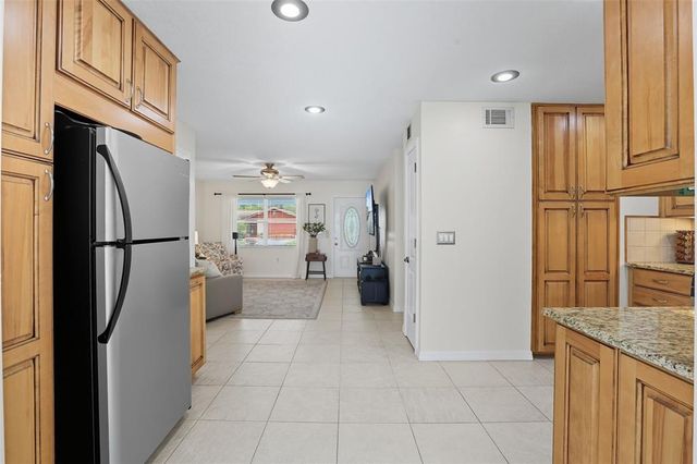 182 LAKESIDE DRIVE, Sanford, FL 32773