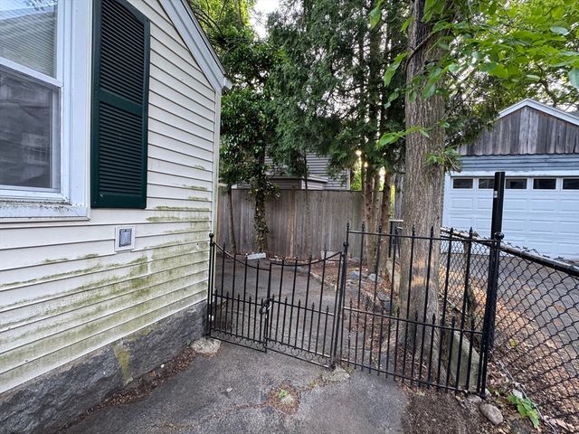 39 Cross 1, Quincy, MA 02169
