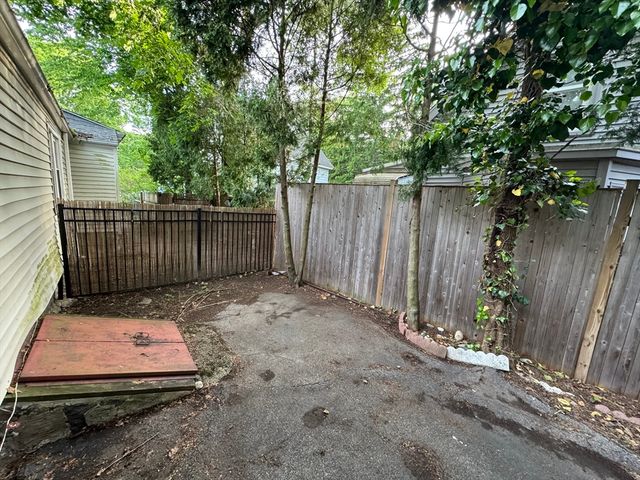 39 Cross 1, Quincy, MA 02169