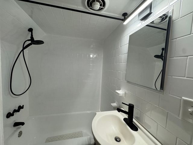 39 Cross 1, Quincy, MA 02169