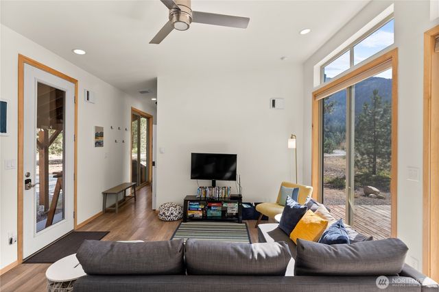 7 Mazama Meadows Lane, Mazama, WA 98833