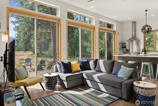 7 Mazama Meadows Lane, Mazama, WA 98833