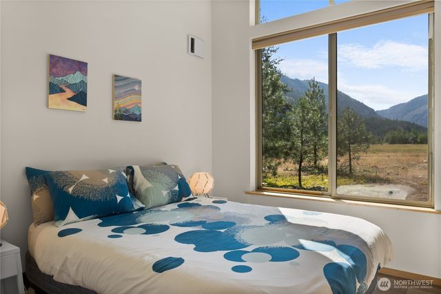 7 Mazama Meadows Lane, Mazama, WA 98833