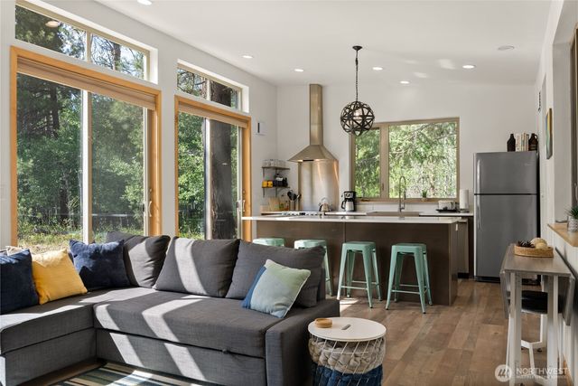 7 Mazama Meadows Lane, Mazama, WA 98833