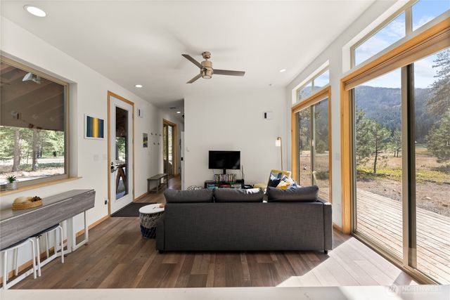 7 Mazama Meadows Lane, Mazama, WA 98833