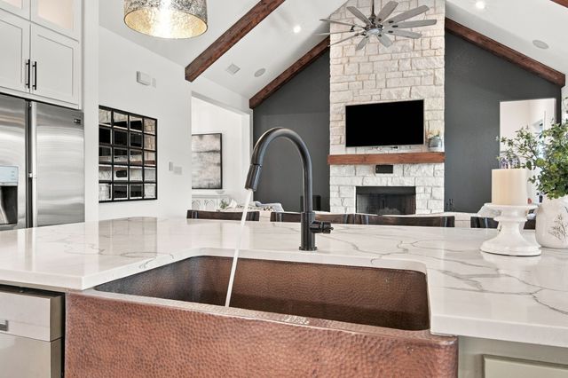20 Woodbury Court, Waxahachie, TX 75167