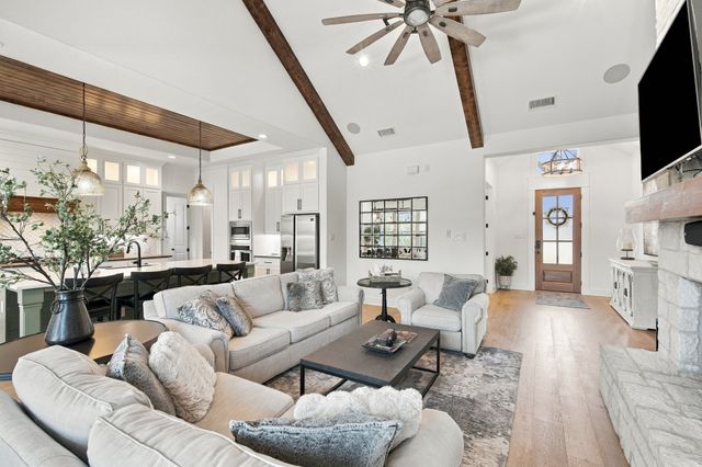 20 Woodbury Court, Waxahachie, TX 75167