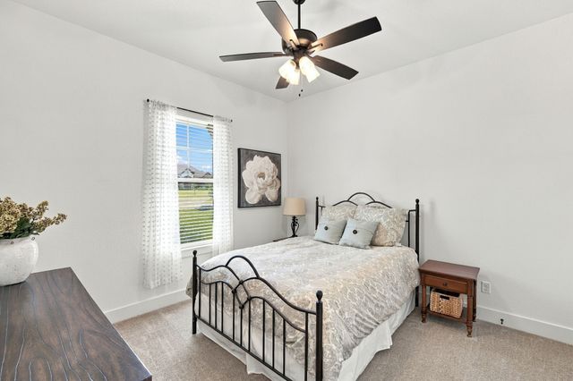 20 Woodbury Court, Waxahachie, TX 75167