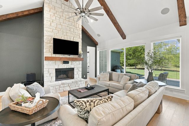 20 Woodbury Court, Waxahachie, TX 75167