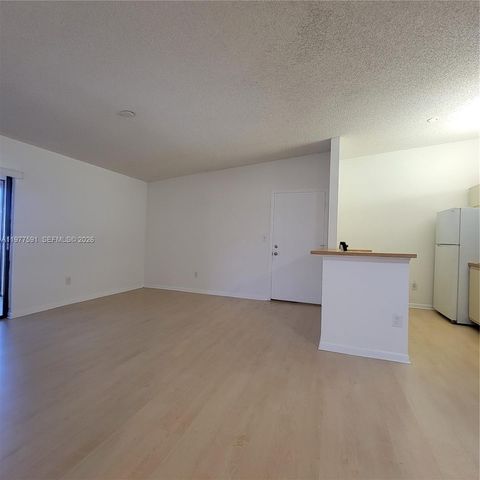 9379 S Belfort Cir 216, Tamarac, FL 33321