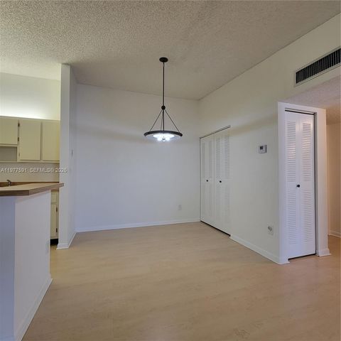 9379 S Belfort Cir 216, Tamarac, FL 33321