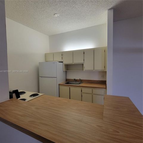 9379 S Belfort Cir 216, Tamarac, FL 33321