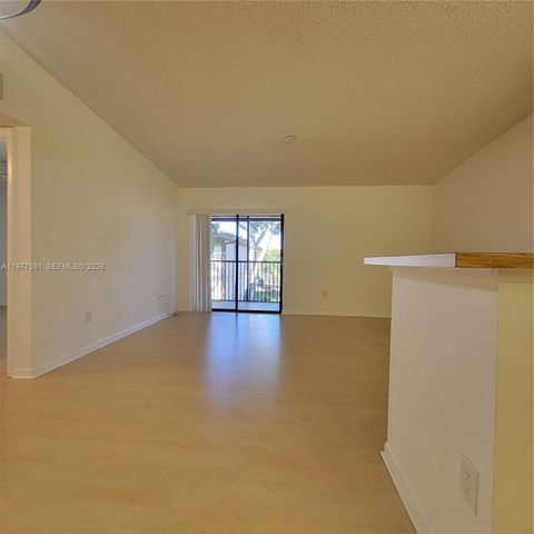 9379 S Belfort Cir 216, Tamarac, FL 33321