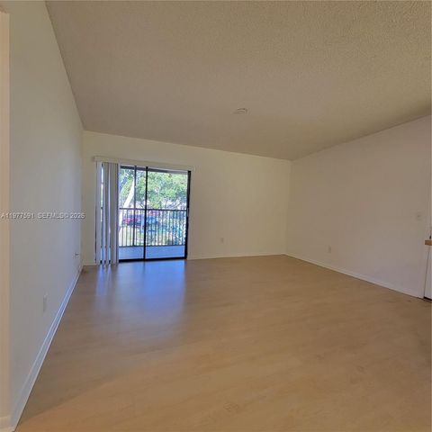 9379 S Belfort Cir 216, Tamarac, FL 33321