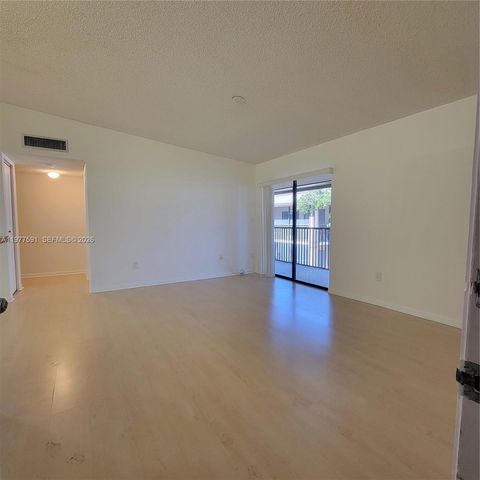 9379 S Belfort Cir 216, Tamarac, FL 33321