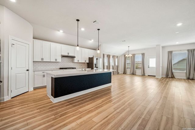 911 Fort Crockett, San Antonio, TX 78245