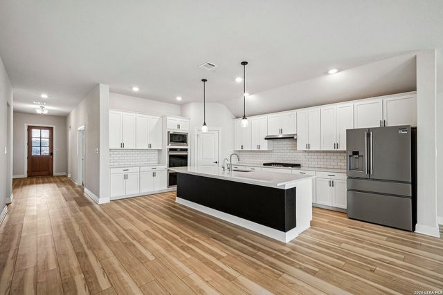 911 Fort Crockett, San Antonio, TX 78245