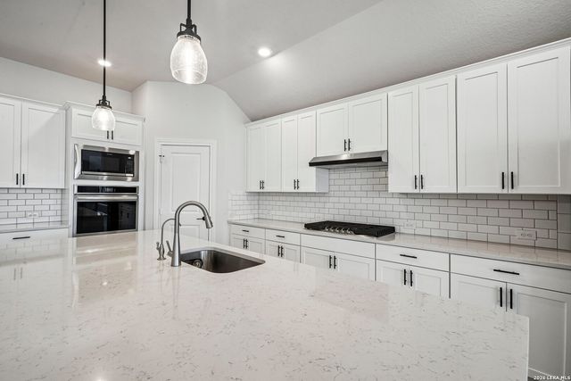 911 Fort Crockett, San Antonio, TX 78245