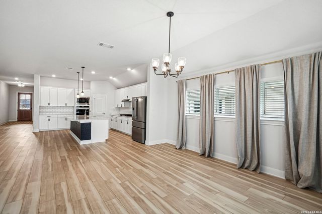 911 Fort Crockett, San Antonio, TX 78245