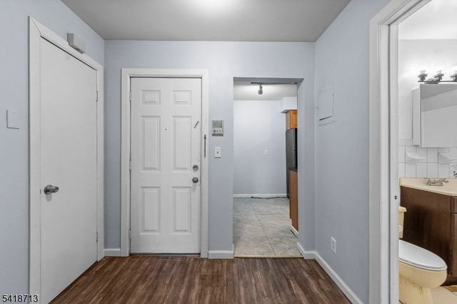 250 Clendenny Ave 4, Jersey City, NJ 07304
