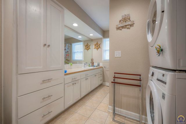 1142 S Elm ST, Ottawa, KS 66067