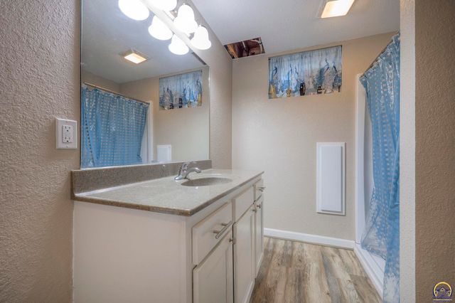 1142 S Elm ST, Ottawa, KS 66067