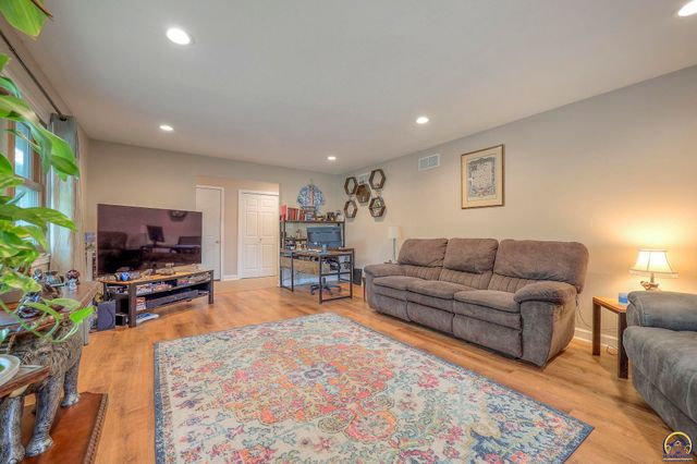 1142 S Elm ST, Ottawa, KS 66067