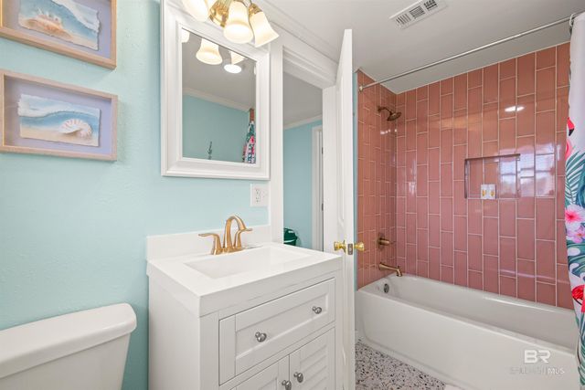 1013 W Lagoon Avenue, Gulf Shores, AL 36542