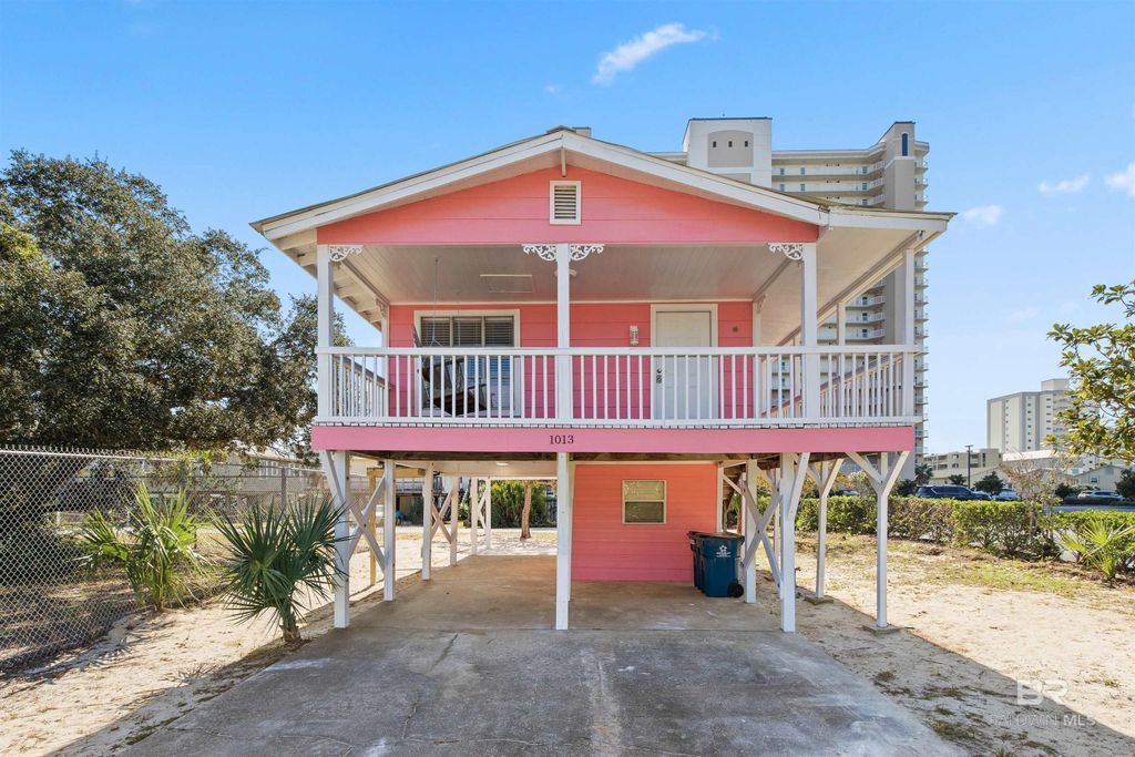 1013 W Lagoon Avenue, Gulf Shores, AL 36542