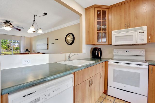 4311 NW 16th St B103, Lauderhill, FL 33313